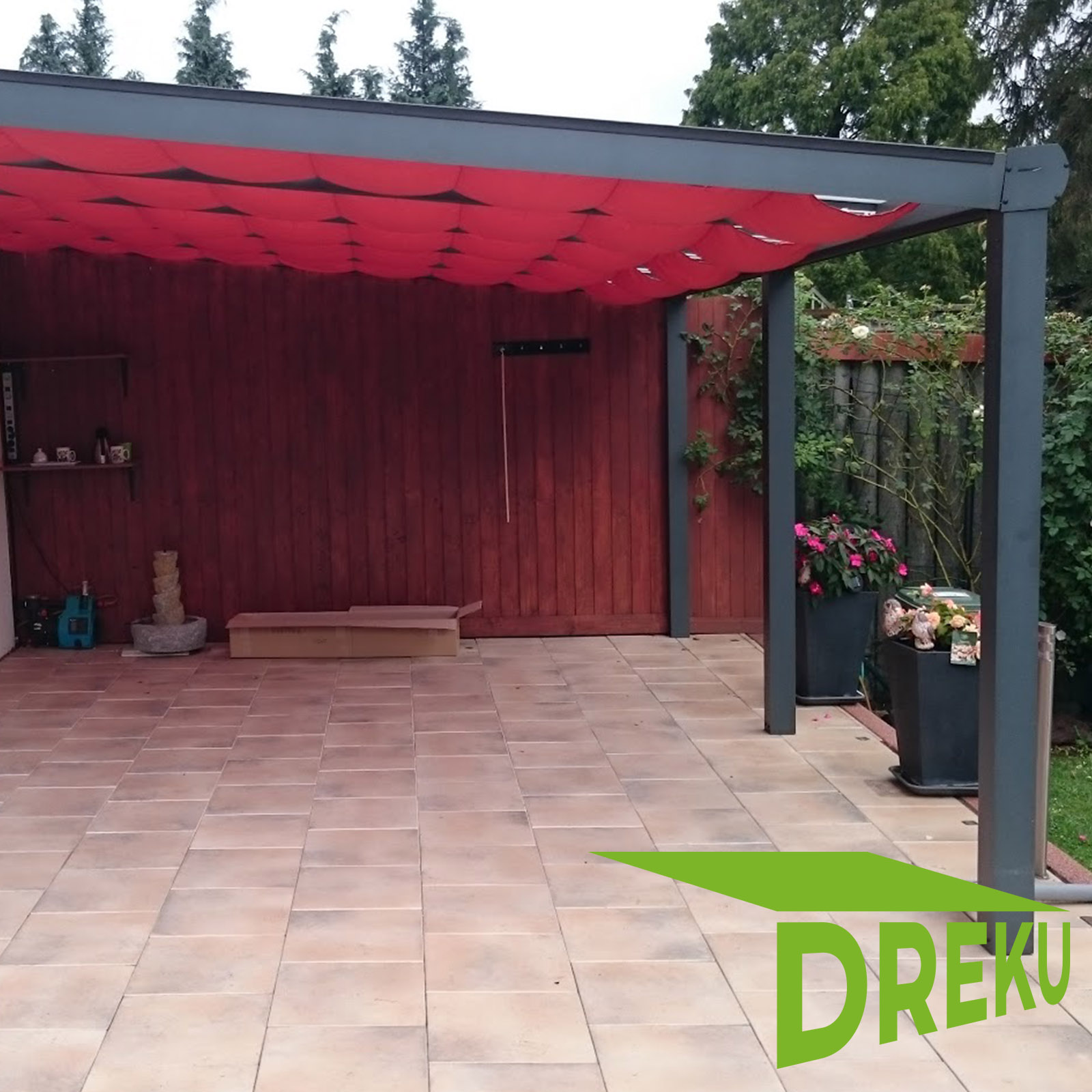 Terrassendach Beschattung rot