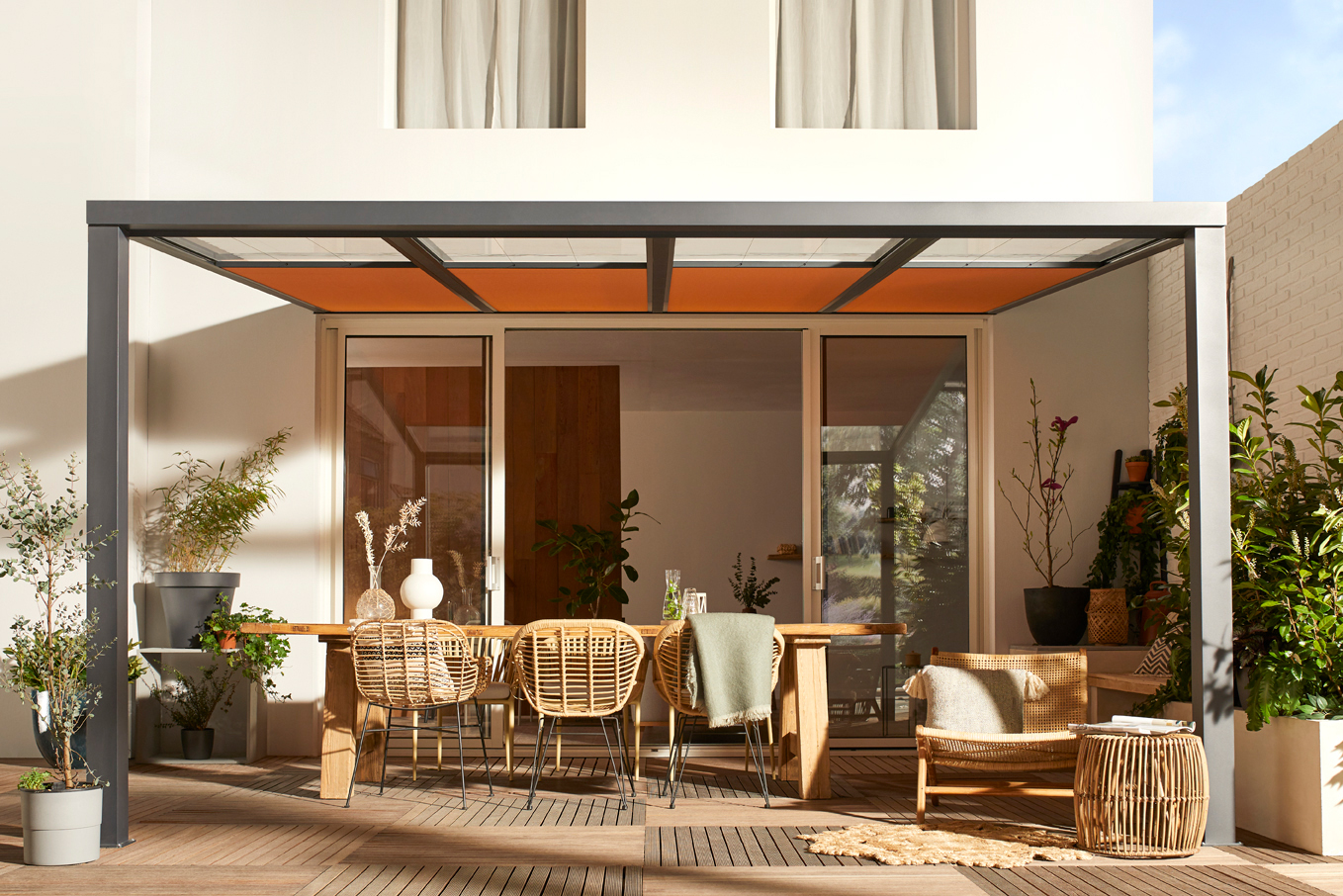 Terrasoverkapping-plisse-oranje-front