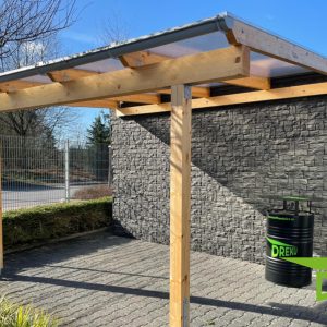 Terrassendach aus Leimbinderholz mit 16 mm Stegplatten